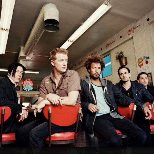 who is on tour with queens of the stone age